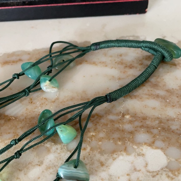 Vintage Green Agate Stone Necklace on Silk - Picture 4 of 6